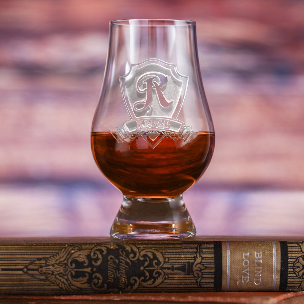 Personalized Glencairn Whisky Glass – Deep Sand-Carved Crystal