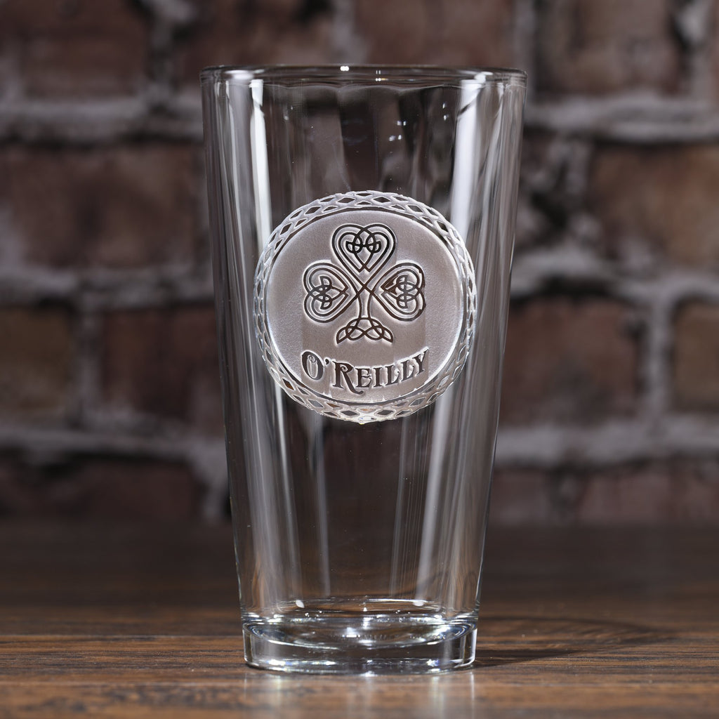 Irish Pub Glass. Celtic Pint Glass