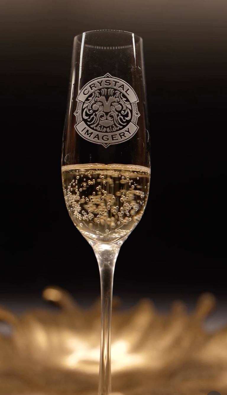 Wine Glasses vs Champagne Flutes: When to Use Each